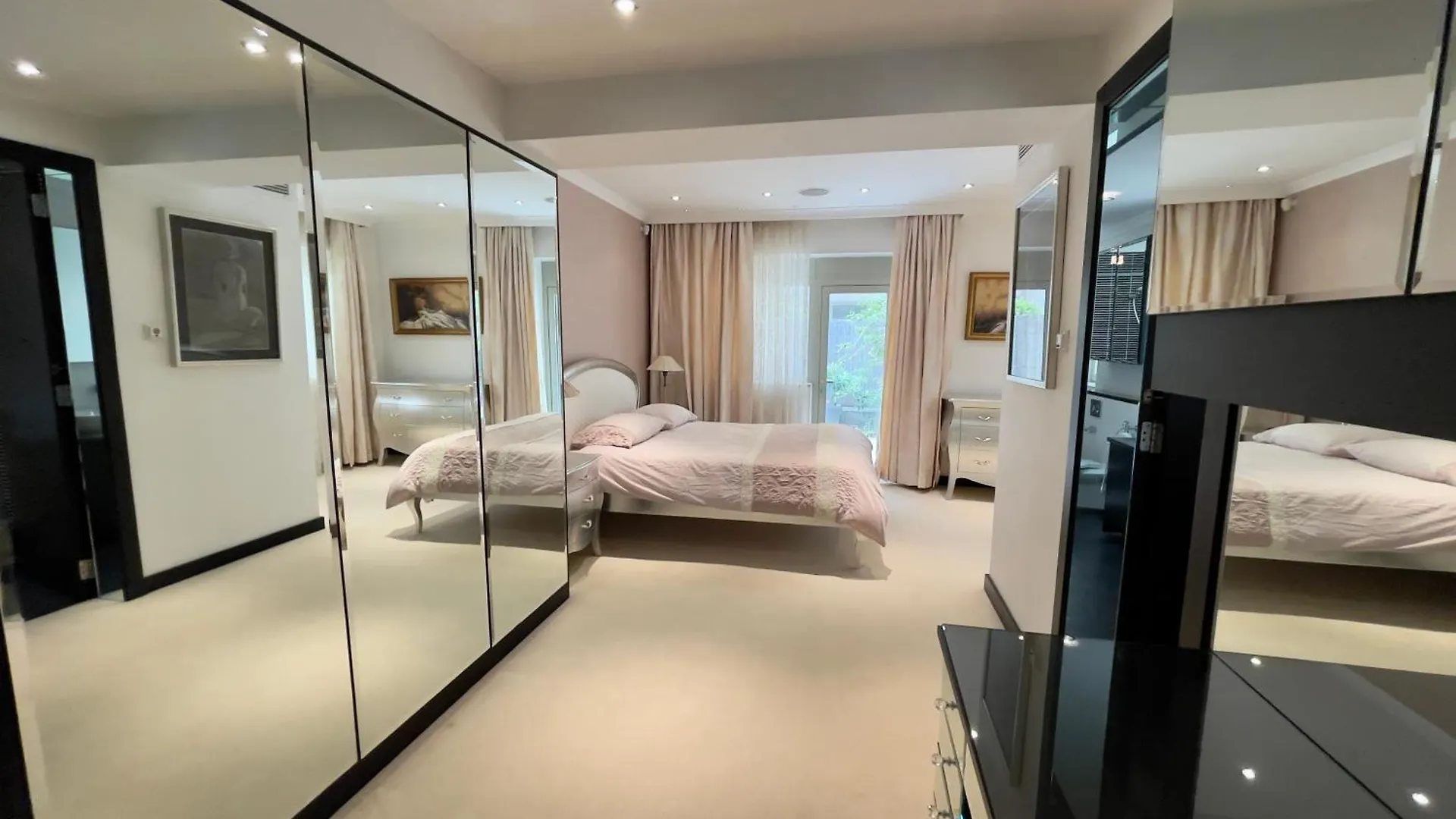 Luxury Apartment Facing Valletta Sliema