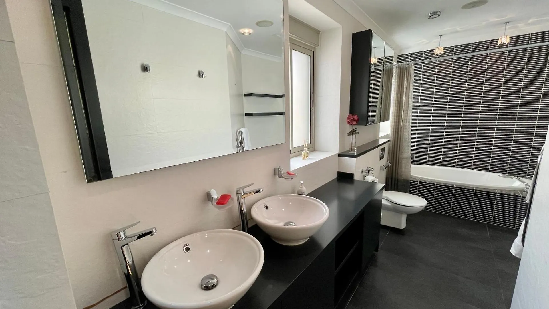 Luxury Apartment Facing Valletta Sliema 0*,  Malta