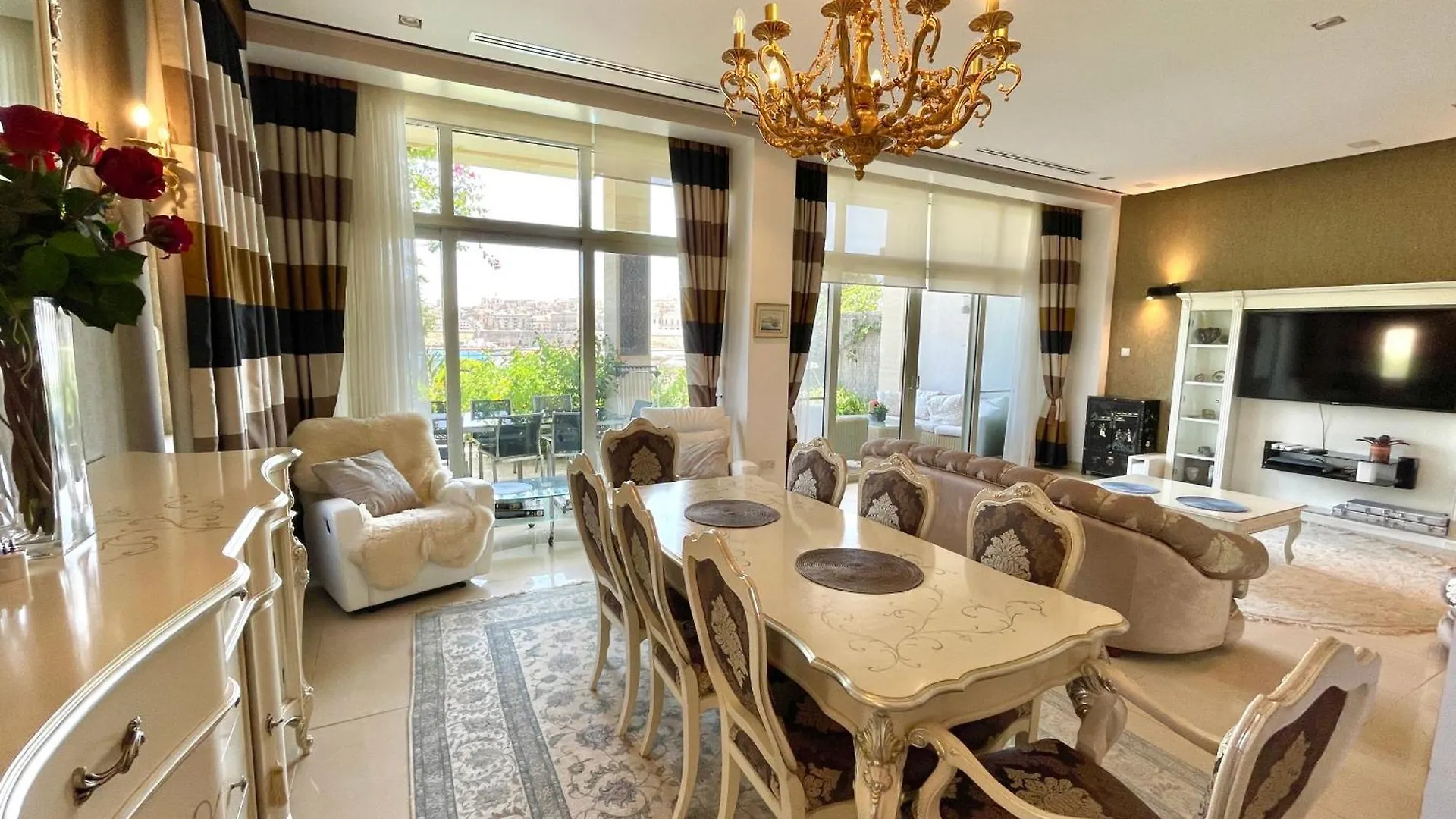 Luxury Apartment Facing Valletta Sliema