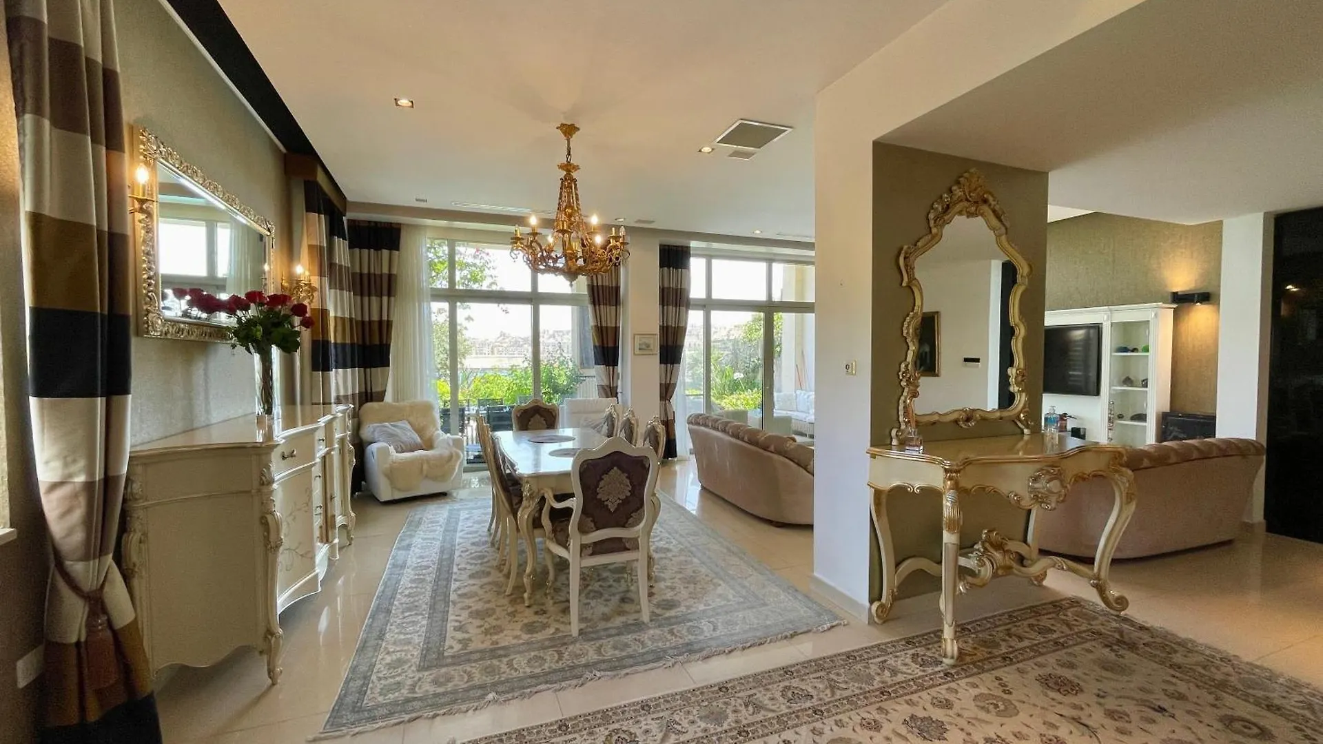 Luxury Apartment Facing Valletta Sliema